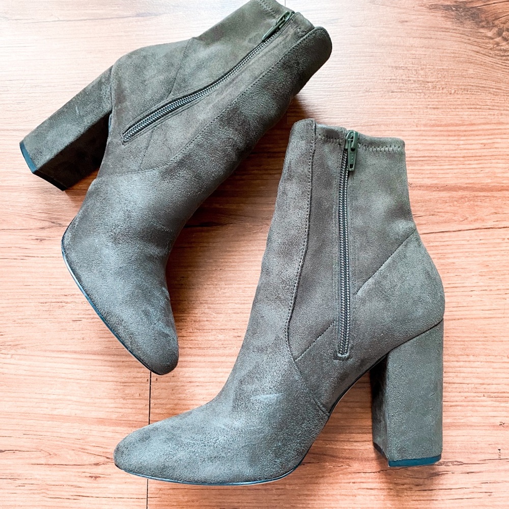 Aldo Suede Heels size 9